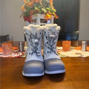 Cozy Kids Snow Boots - Blue and White